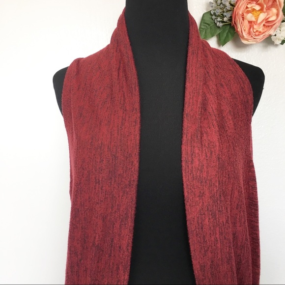F21 | Lightweight Red Vest - Picture 2 of 8